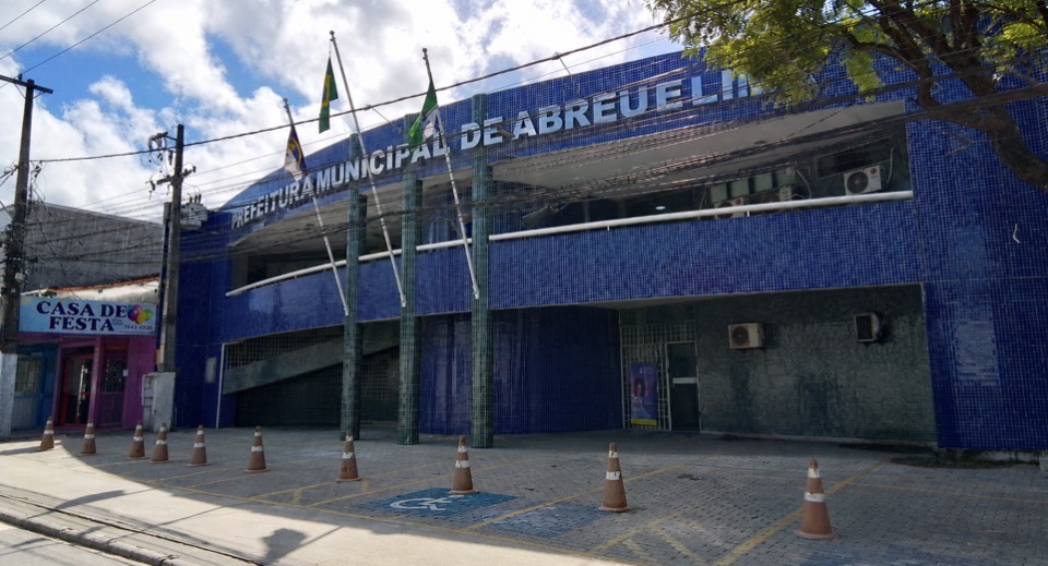 Número de cargos comissionados na Prefeitura de Abreu e Lima cresce 157,8% entre 2021 e 2026