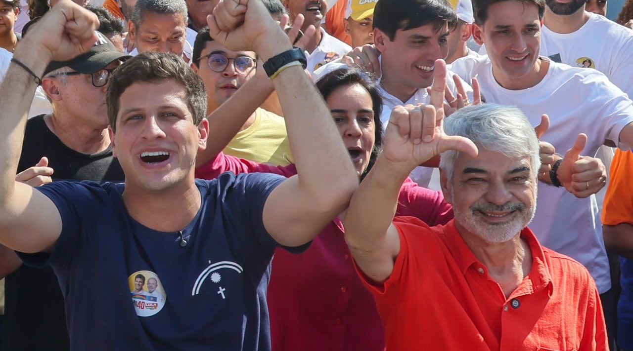 Com o Time de Lula, Humberto abre campanha em caminhadas que lotaram ruas do Cabo e do Recife