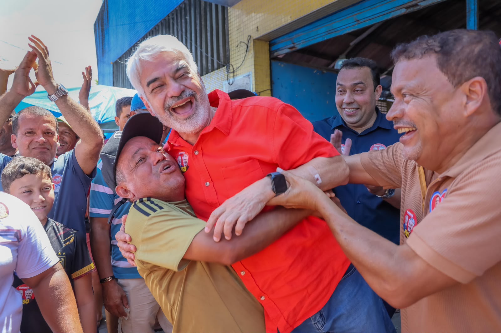 Humberto Costa faz giro pelo interior e amplia palanque com novos apoios